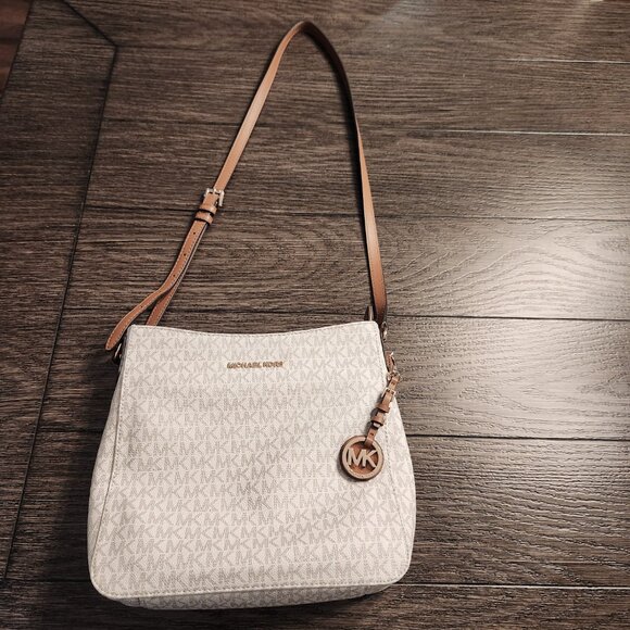 Michael Kors Crossbody Bag - Picture 2 of 6